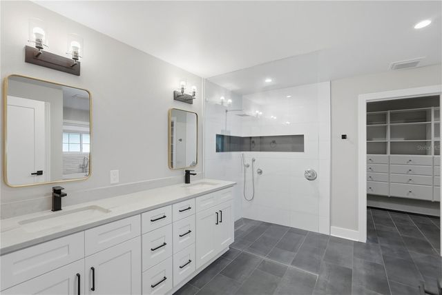 845 SNELL ISLE BOULEVARD NE, St Petersburg, FL 33704