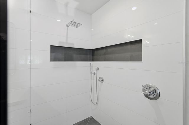 845 SNELL ISLE BOULEVARD NE, St Petersburg, FL 33704