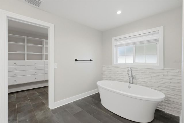 845 SNELL ISLE BOULEVARD NE, St Petersburg, FL 33704