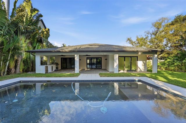 845 SNELL ISLE BOULEVARD NE, St Petersburg, FL 33704