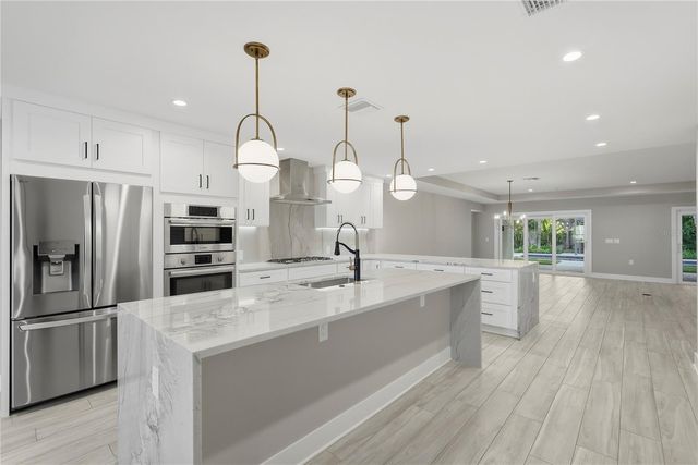 845 SNELL ISLE BOULEVARD NE, St Petersburg, FL 33704