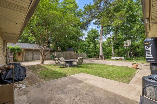 1047 Westlake Drive, Desoto, TX 75115
