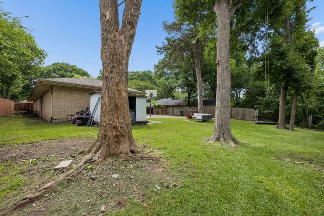 1047 Westlake Drive, Desoto, TX 75115