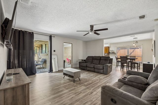 1047 Westlake Drive, Desoto, TX 75115
