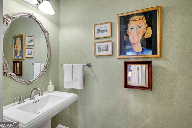 8420 Parker Road, Roswell, GA 30076