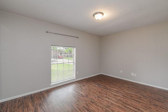 16618 Tibet Road, Friendswood, TX 77546