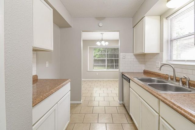 16618 Tibet Road, Friendswood, TX 77546