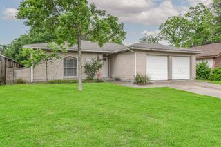 16618 Tibet Road, Friendswood, TX 77546