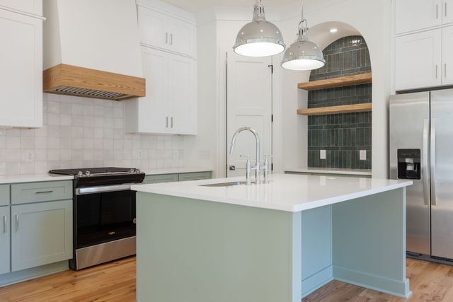 411 Achievement Dr, Nashville, TN 37209