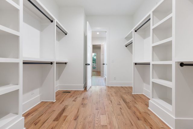 411 Achievement Dr, Nashville, TN 37209