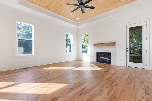 411 Achievement Dr, Nashville, TN 37209