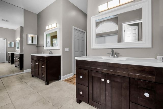 2997 EAGLE ESTATES CIRCLE E, Clearwater, FL 33761