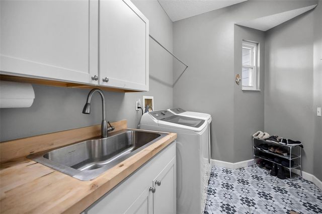 2997 EAGLE ESTATES CIRCLE E, Clearwater, FL 33761