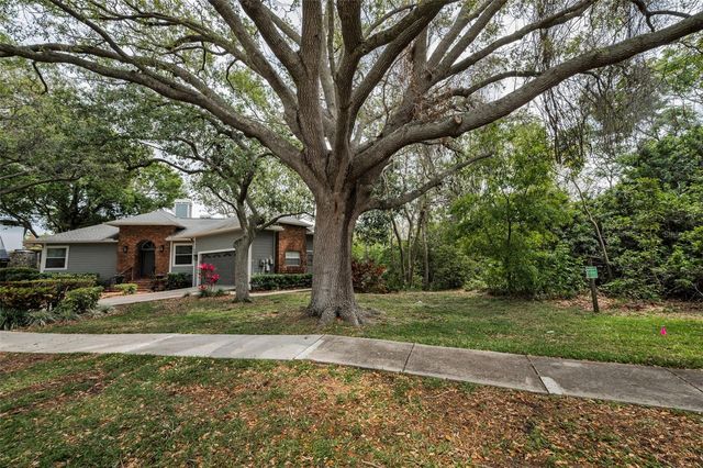 2997 EAGLE ESTATES CIRCLE E, Clearwater, FL 33761