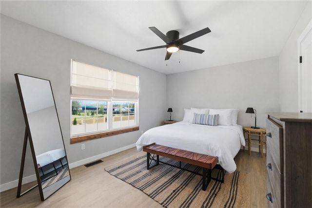 2402 SE Jayel Terrace 2, Bentonville, AR 72712