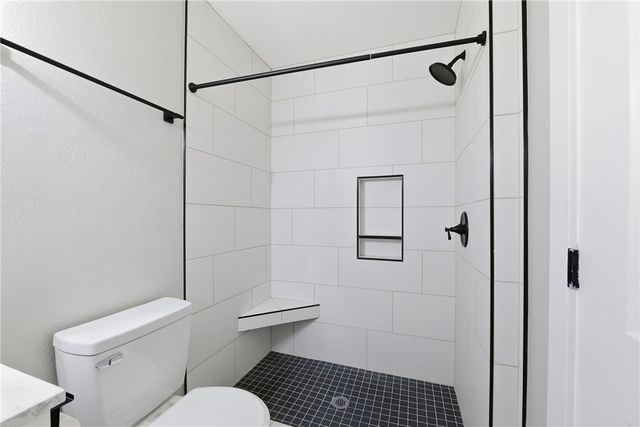 2402 SE Jayel Terrace 2, Bentonville, AR 72712