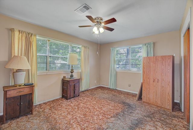 225 Palm Lane, Lake Jackson, TX 77566