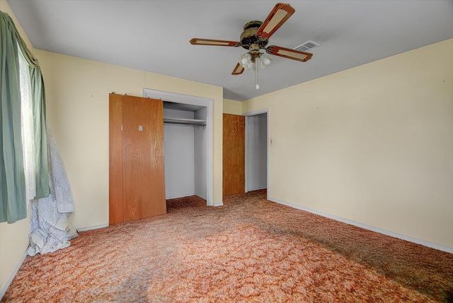 225 Palm Lane, Lake Jackson, TX 77566