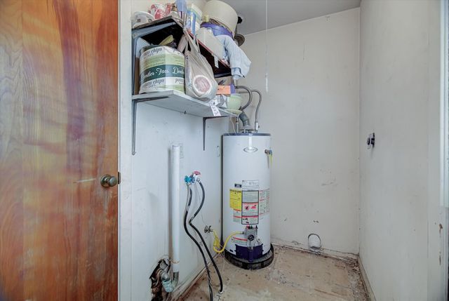 225 Palm Lane, Lake Jackson, TX 77566