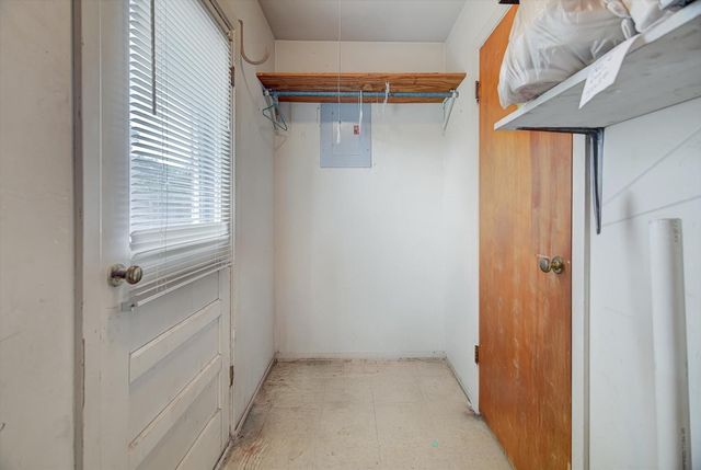 225 Palm Lane, Lake Jackson, TX 77566