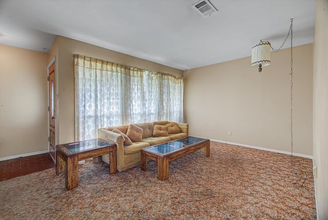 225 Palm Lane, Lake Jackson, TX 77566