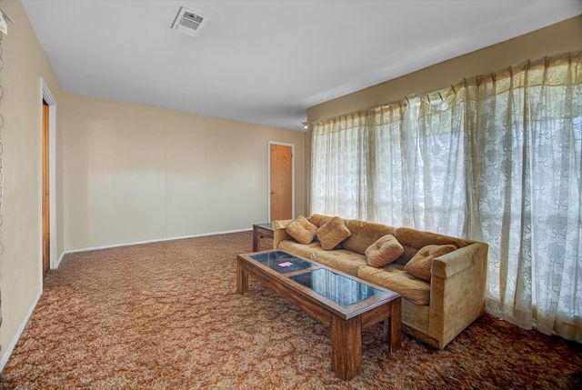 225 Palm Lane, Lake Jackson, TX 77566