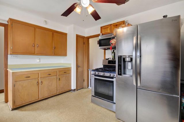 8109 W Potomac AVENUE, Milwaukee, WI 53218