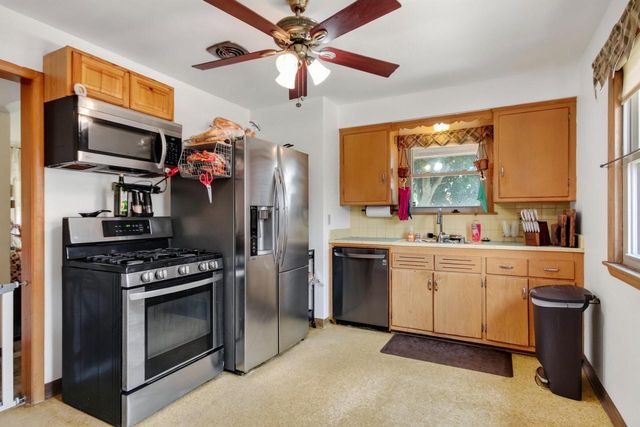 8109 W Potomac AVENUE, Milwaukee, WI 53218