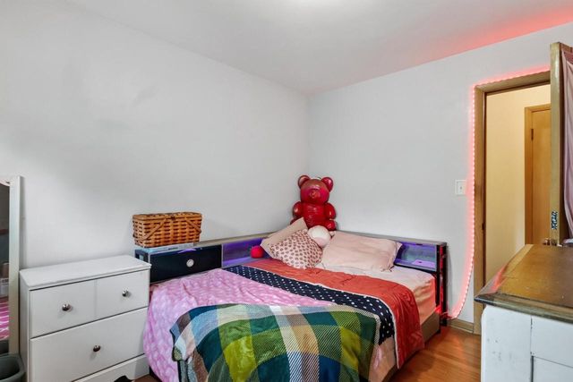 8109 W Potomac AVENUE, Milwaukee, WI 53218