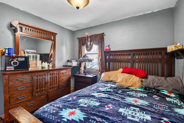 8109 W Potomac AVENUE, Milwaukee, WI 53218
