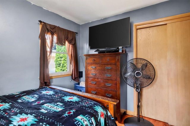 8109 W Potomac AVENUE, Milwaukee, WI 53218
