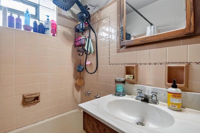 8109 W Potomac AVENUE, Milwaukee, WI 53218