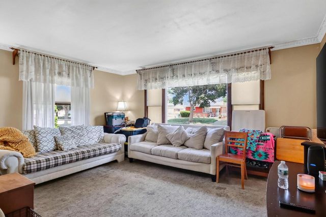 8109 W Potomac AVENUE, Milwaukee, WI 53218