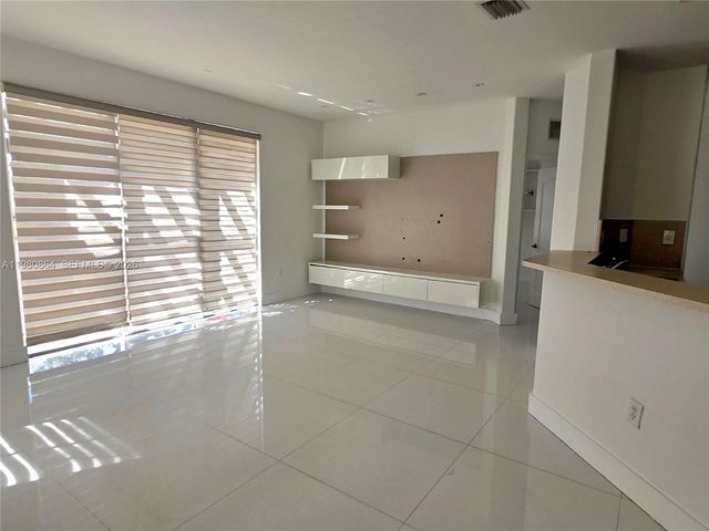 8402 NW 114th Path 8402, Doral, FL 33178