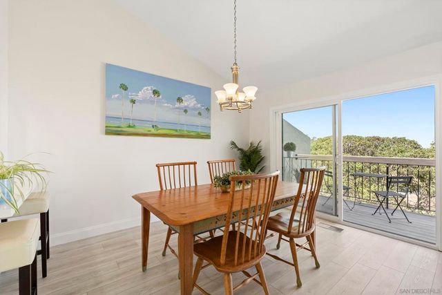 6567 Caminito Catalan, La Jolla, CA 92037