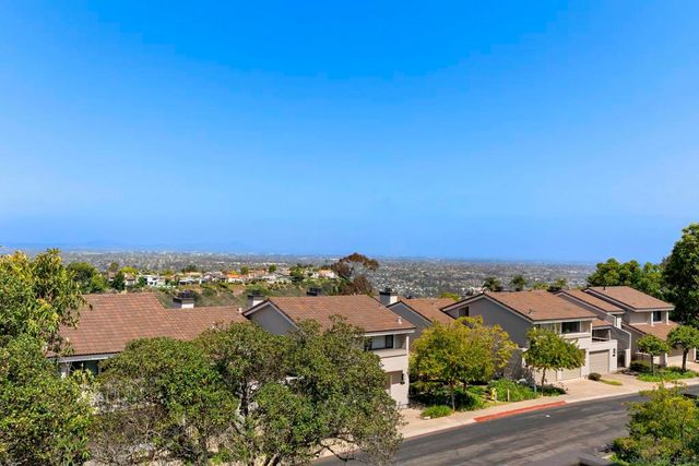 6567 Caminito Catalan, La Jolla, CA 92037