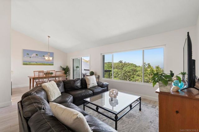 6567 Caminito Catalan, La Jolla, CA 92037