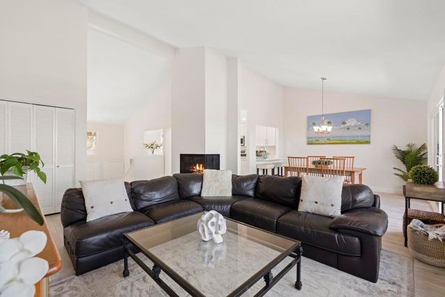6567 Caminito Catalan, La Jolla, CA 92037