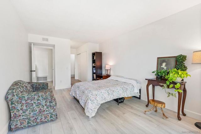 6567 Caminito Catalan, La Jolla, CA 92037