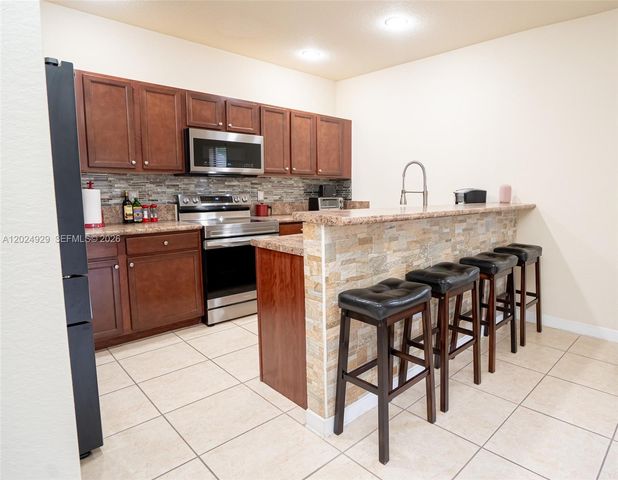 2655 NE 2nd Dr, Homestead, FL 33033