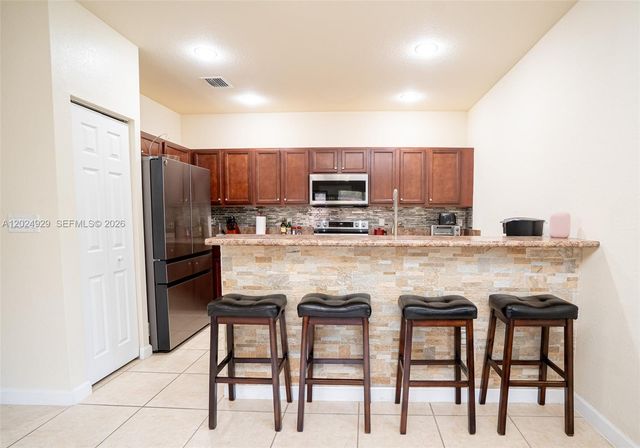 2655 NE 2nd Dr, Homestead, FL 33033