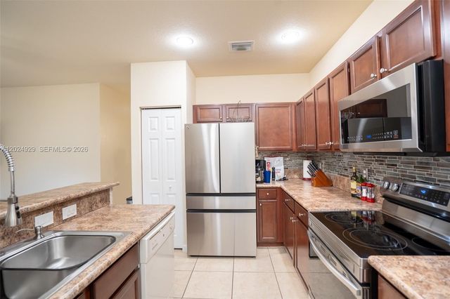 2655 NE 2nd Dr, Homestead, FL 33033