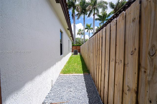 2655 NE 2nd Dr, Homestead, FL 33033