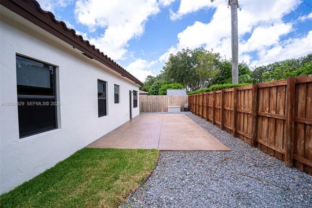 2655 NE 2nd Dr, Homestead, FL 33033