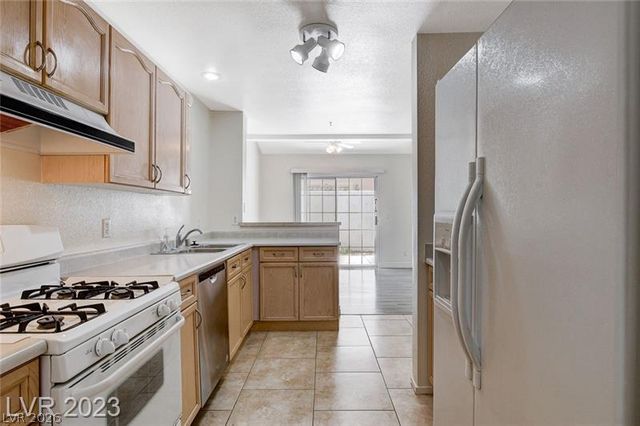8429 Sewards Bluff Avenue, Las Vegas, NV 89129
