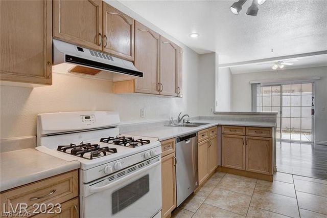 8429 Sewards Bluff Avenue, Las Vegas, NV 89129