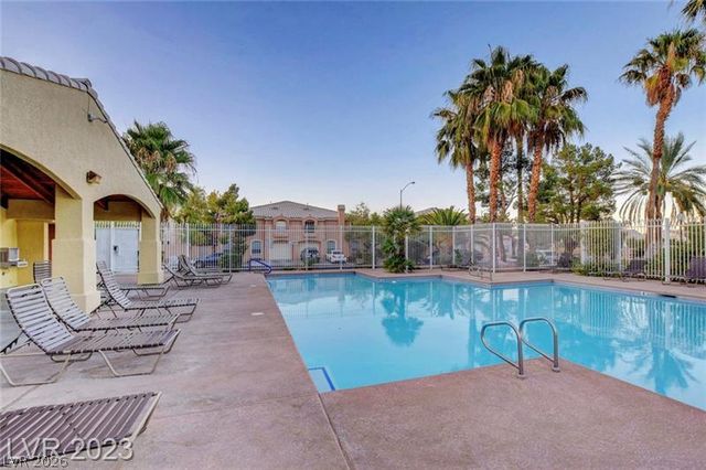 8429 Sewards Bluff Avenue, Las Vegas, NV 89129