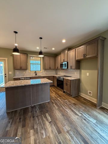 18 Creek Bend Point, Cleveland, GA 30528