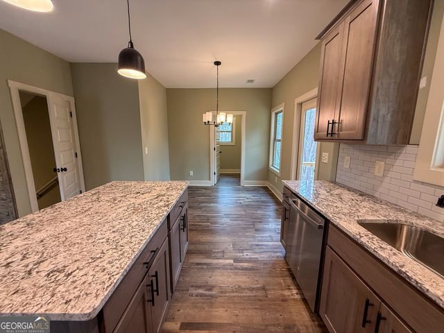 18 Creek Bend Point, Cleveland, GA 30528