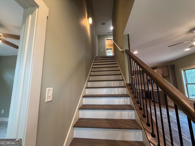 18 Creek Bend Point, Cleveland, GA 30528